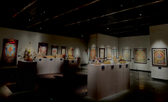 <strong>平易近族手</strong>